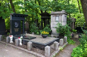 Еврейское кладбище Санкт-Петербурга. Усыпальница семьи Кауфманов