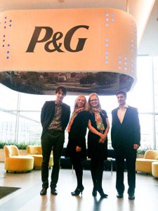 Команда студентов ВШМ СПбГУ, занявшая 1 место в финале всероссийского конкурса Online Case Study компании Procter & Gamble.
