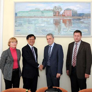  Президент Международного союза теоретической  и прикладной химии (IUPAC) профессор Кацуики  Татцуми нанес визит в СПбГУ